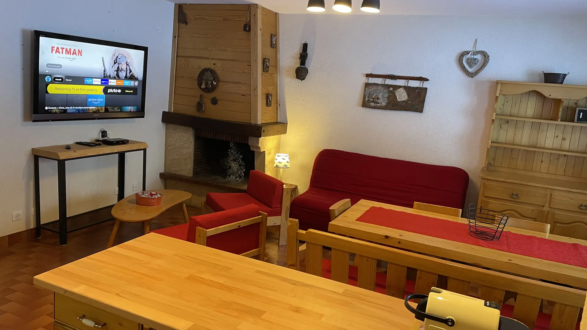 Salon et salle à manger depuis la cuisine