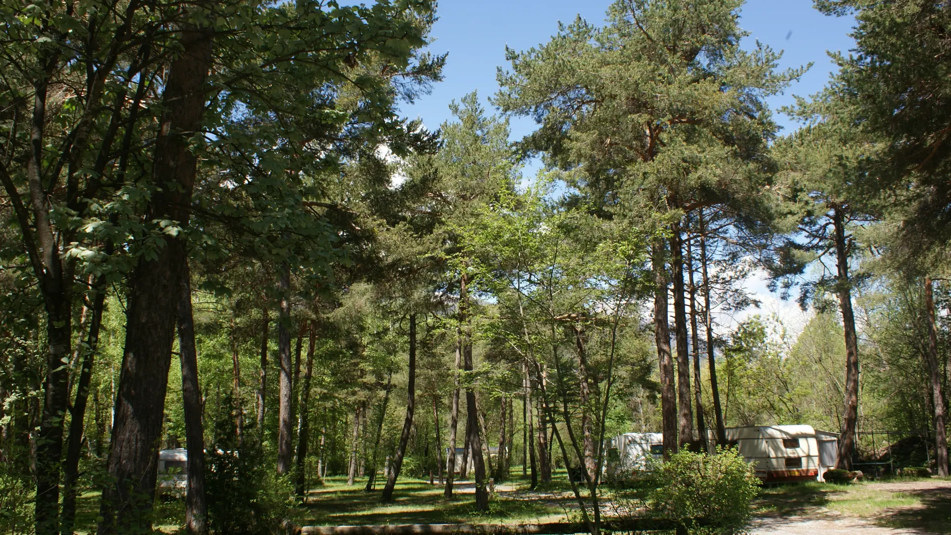 Intérieur camping en été