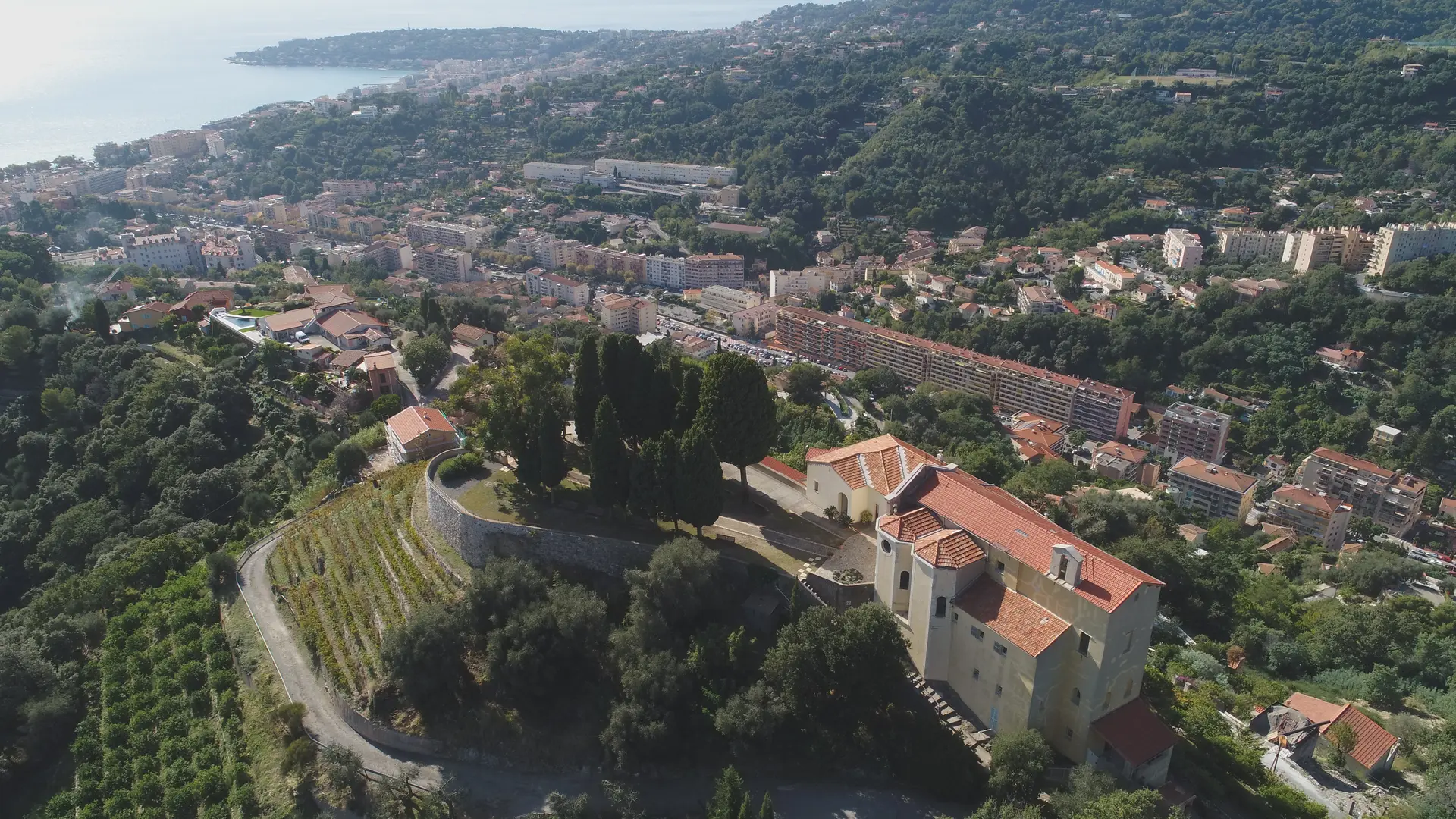 Vue aérienne sur le site du monastère