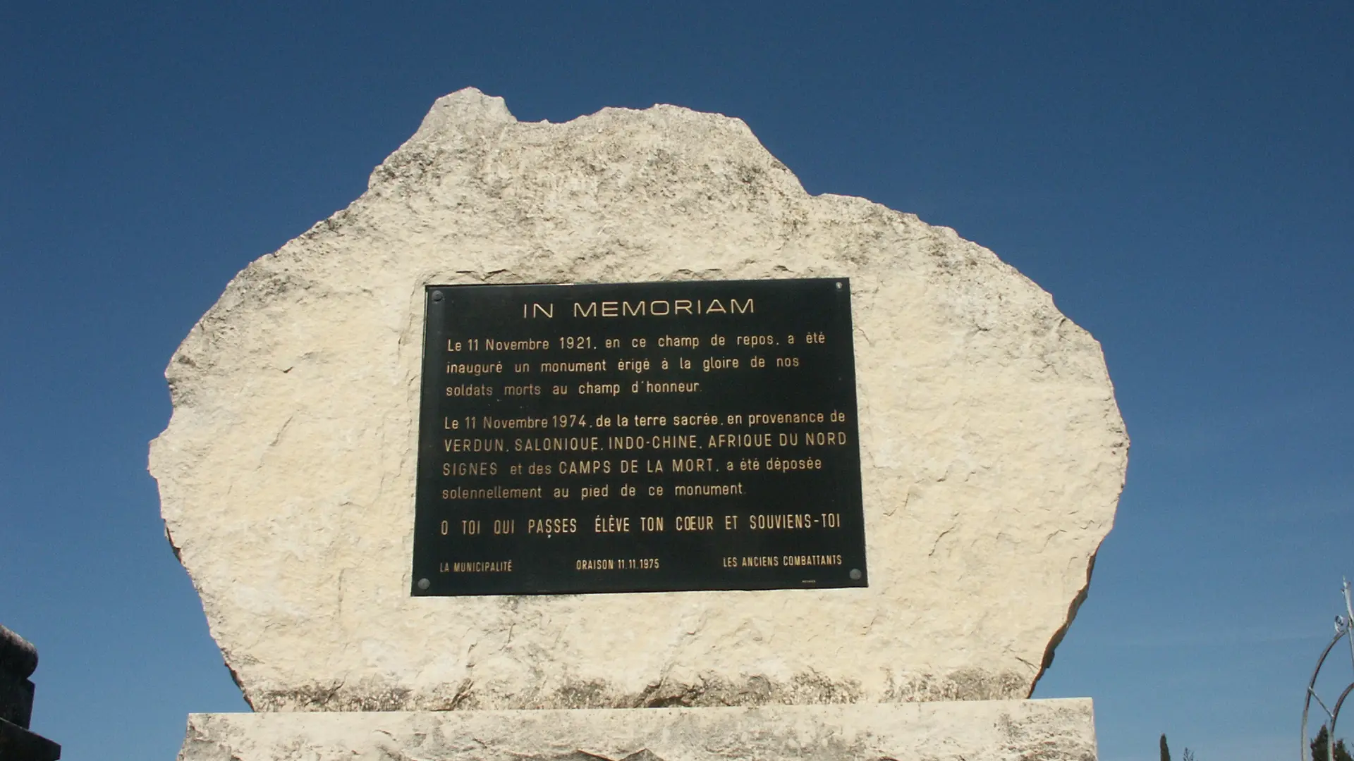 Stèle du cimetière Oraison
