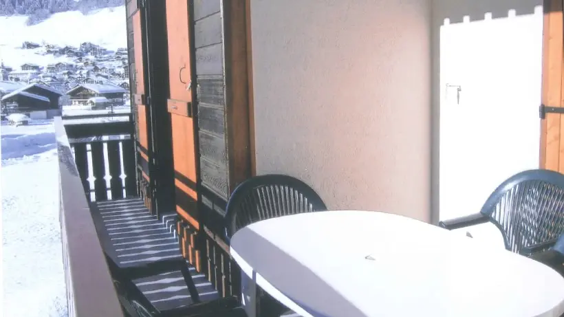 Balcon avec salon de jardin/Balcony with garden furniture-Charvin n°3-Le Grand-Bornand