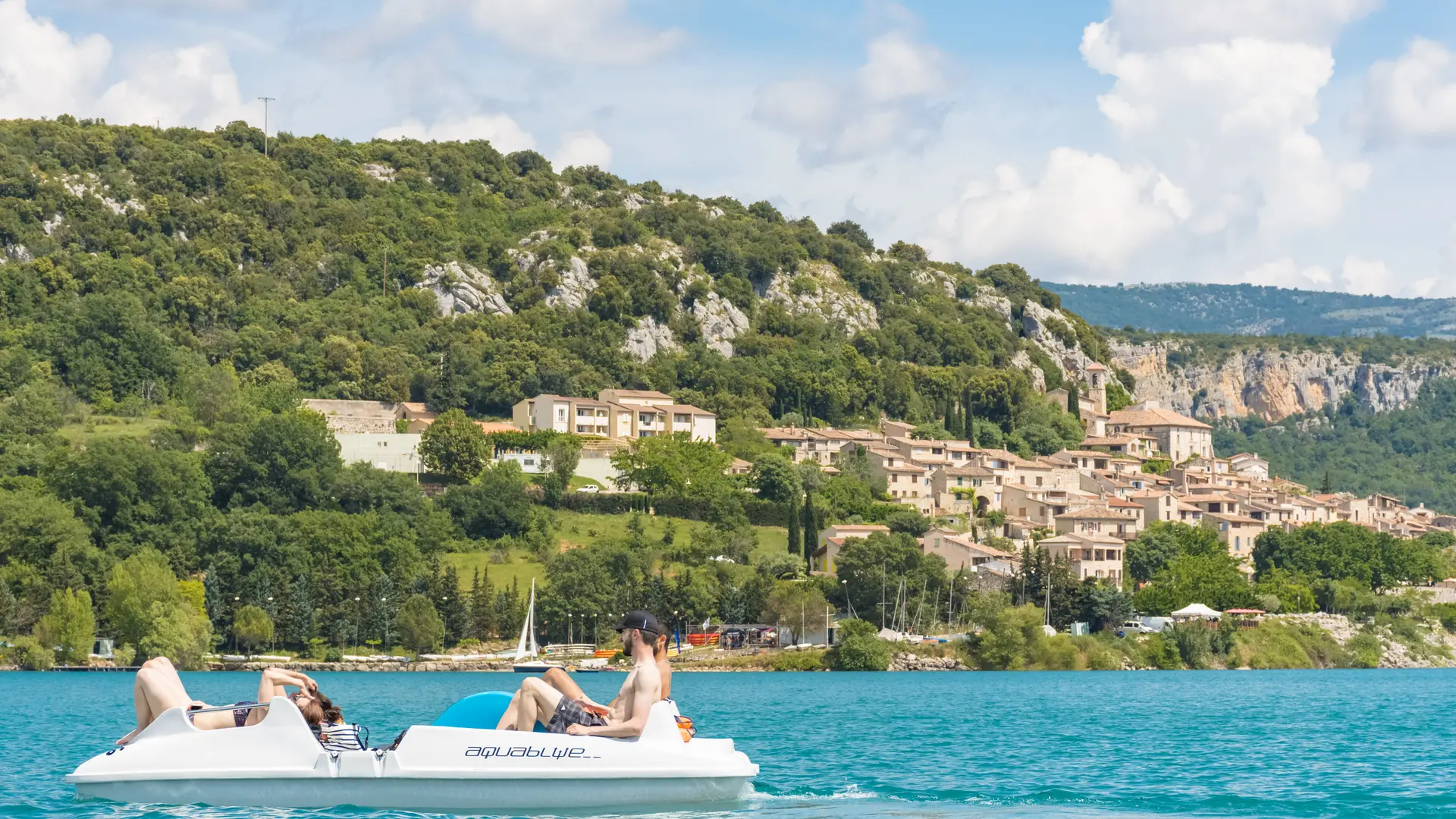 Activité nautique à Bauduen