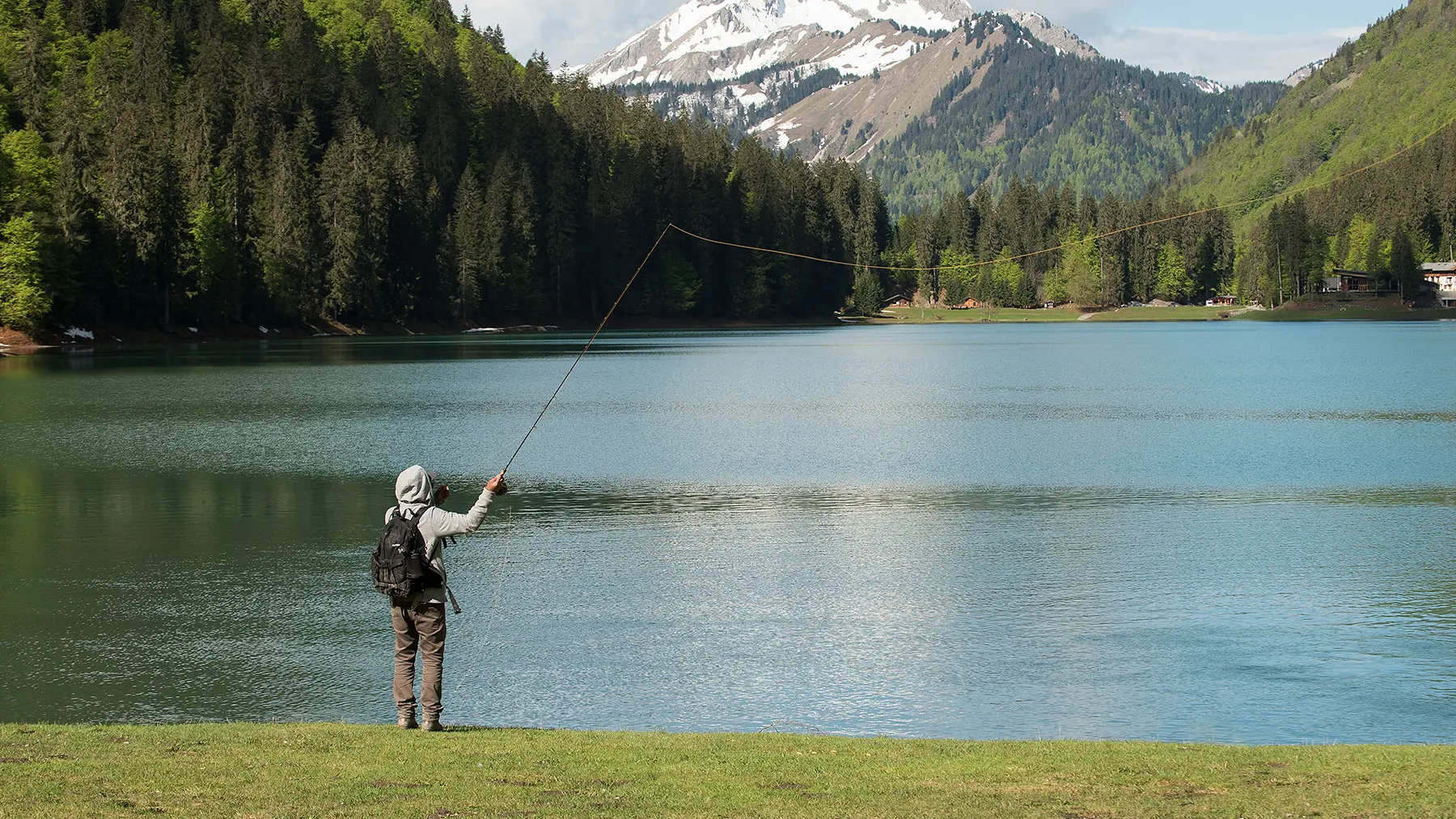 Pêche au lac de Montriond