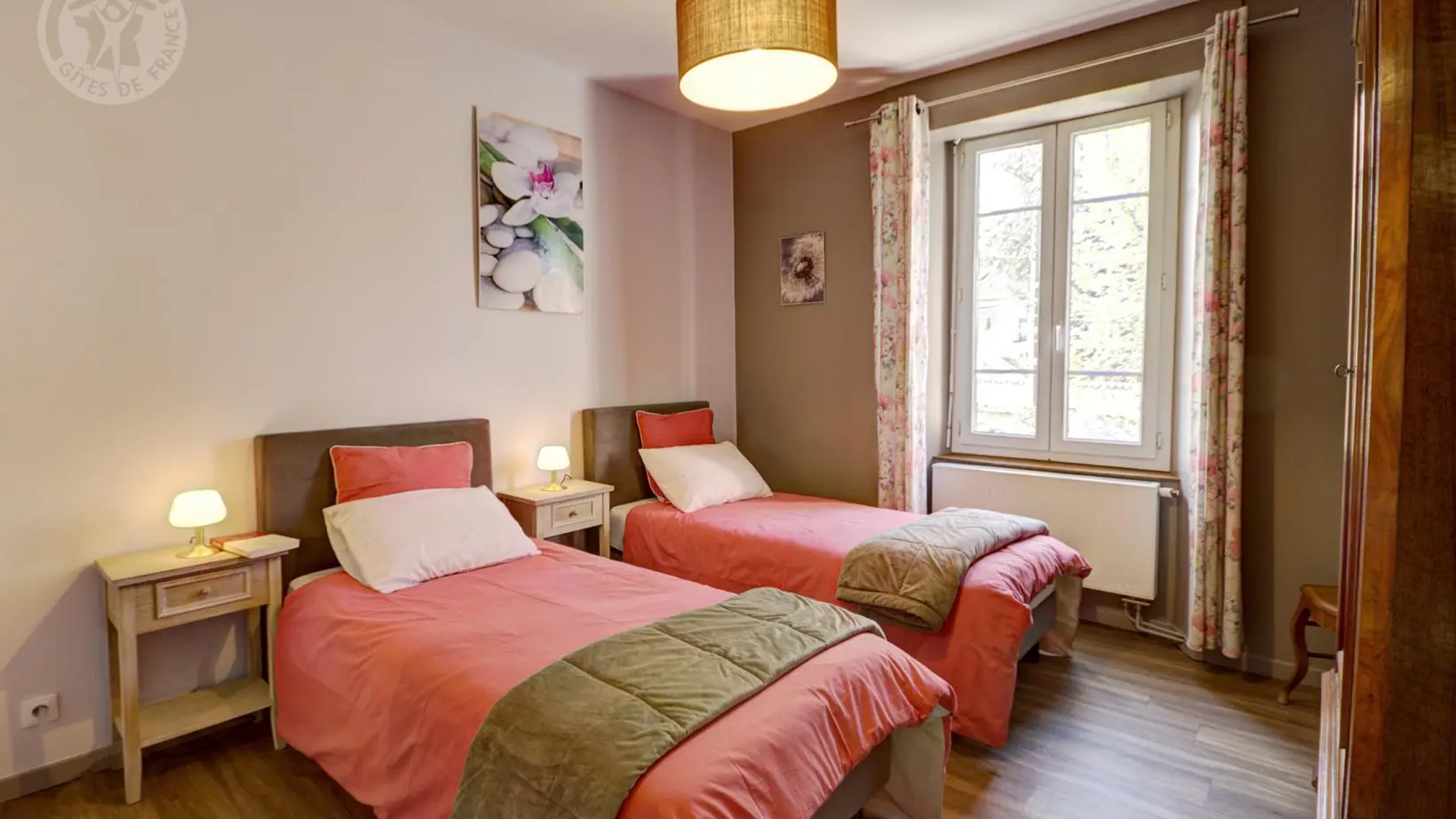 2 configurations possible pour la chambre : 2 lits 90