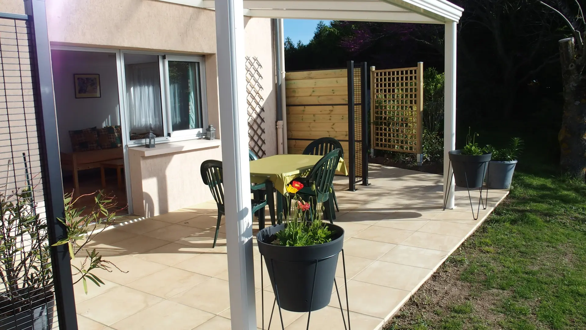 Terrasse coin repas et détente