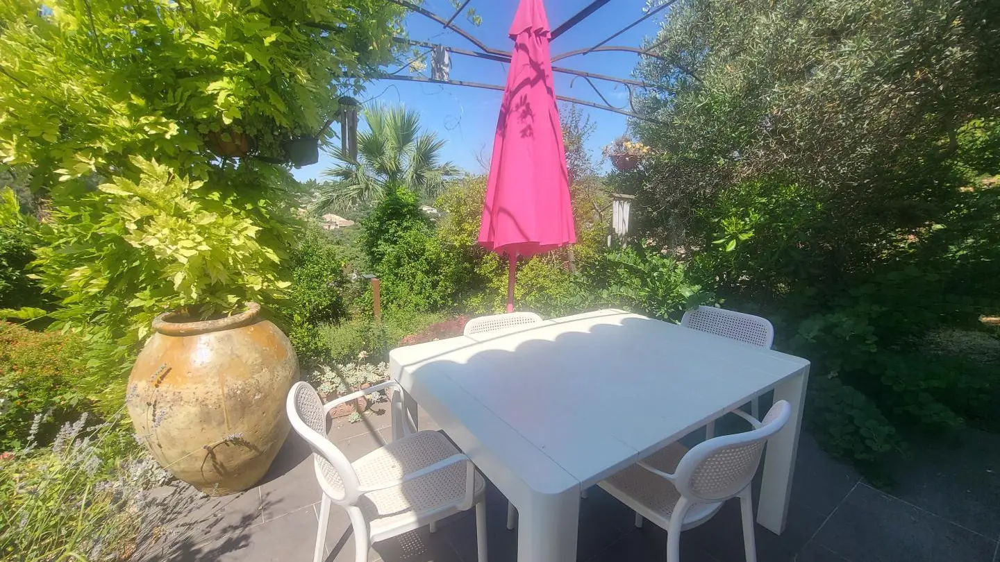 Gîte Mas de la Galinette Lavande-Terrasse privative-Biot-Gîtes de France Alpes-Maritimes