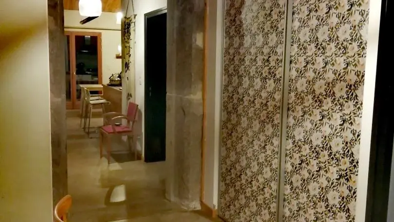 Le couloir d'accès aux étages