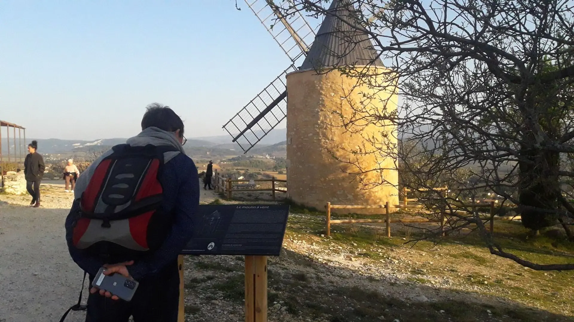 Esplanade des moulins