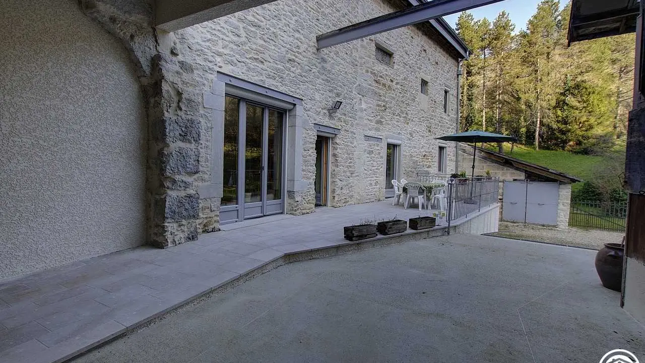 Une terrasse de 30m² idéale pour les barbecues, que ce soit en famille, entre amis ou entre collègues.