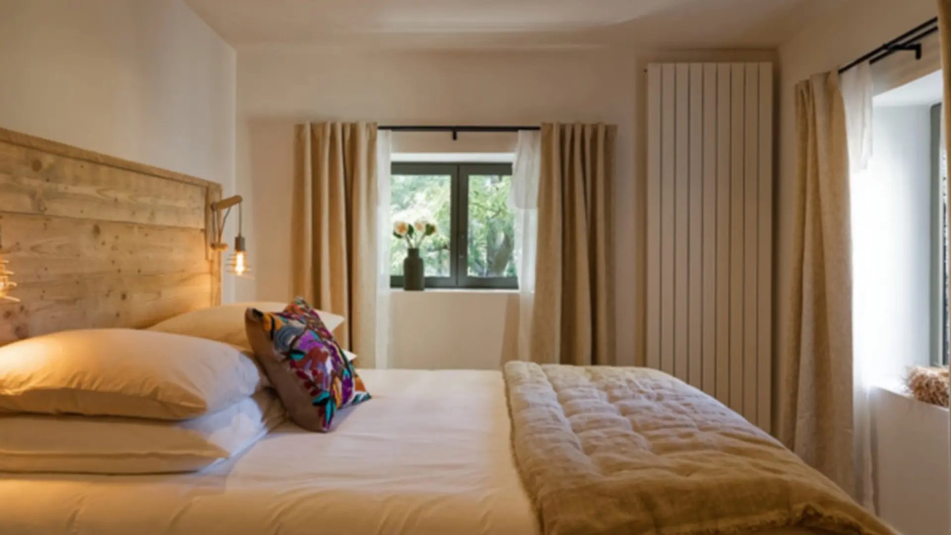 Bed & Breakfast Maison Paulette in Eygalières bed room 1