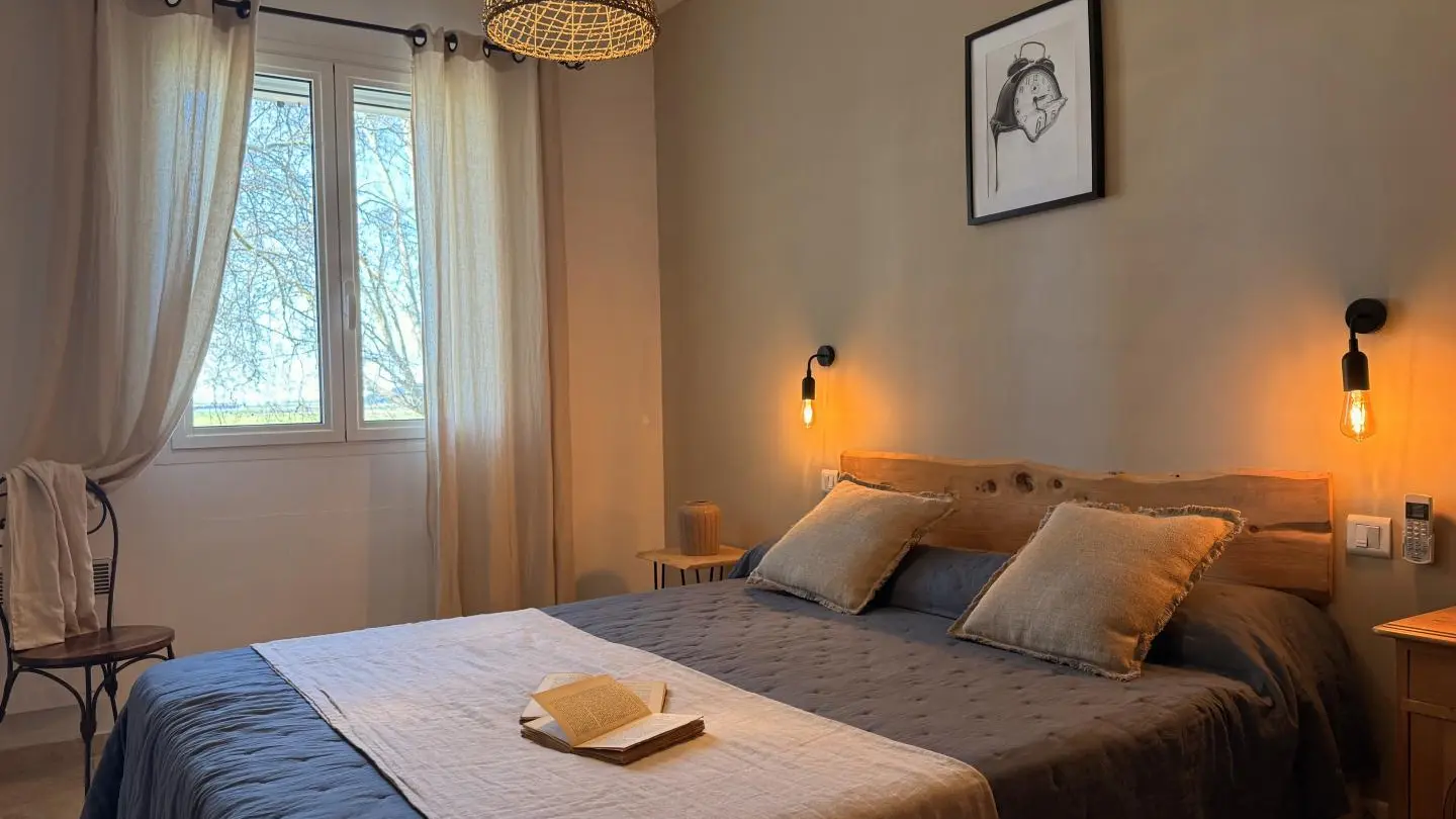 Chambre avec lit en 160