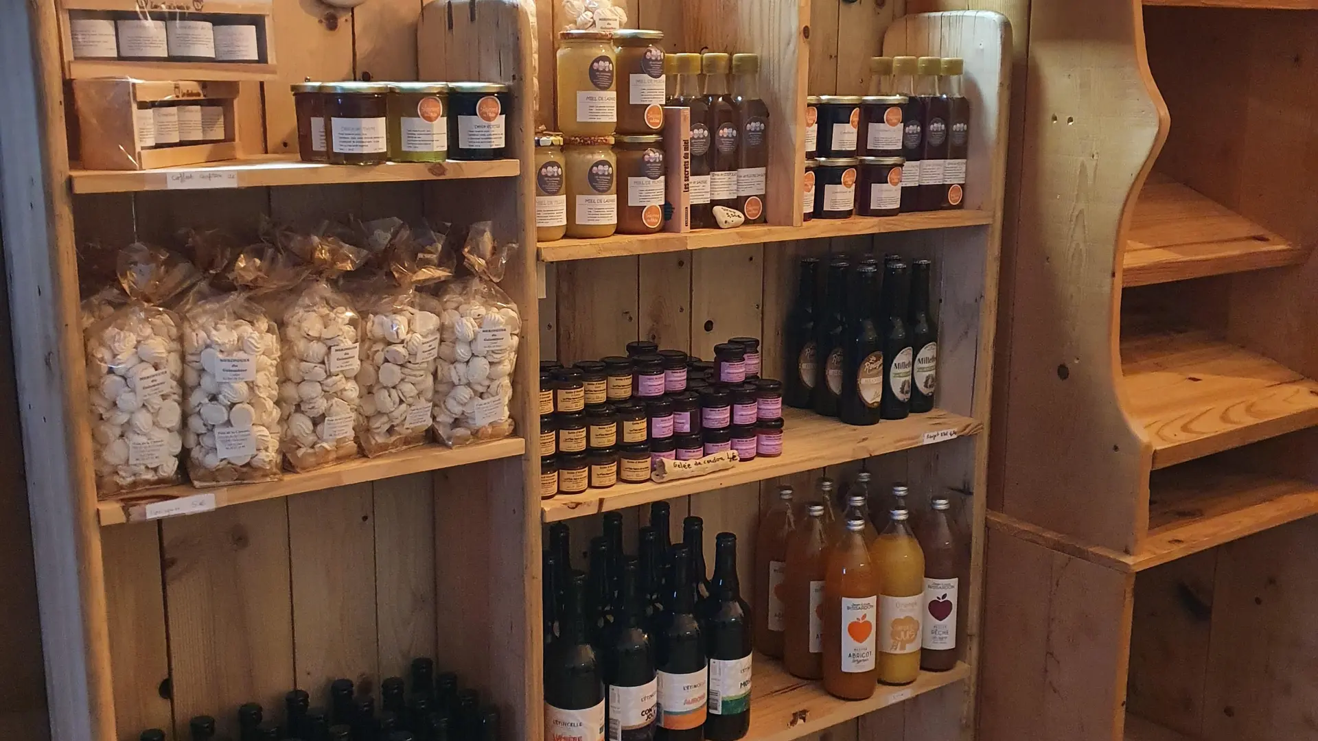 Ain's Temps Loisirs : boutique de produits locaux aux Plans d'Hotonnes_Haut Valromey