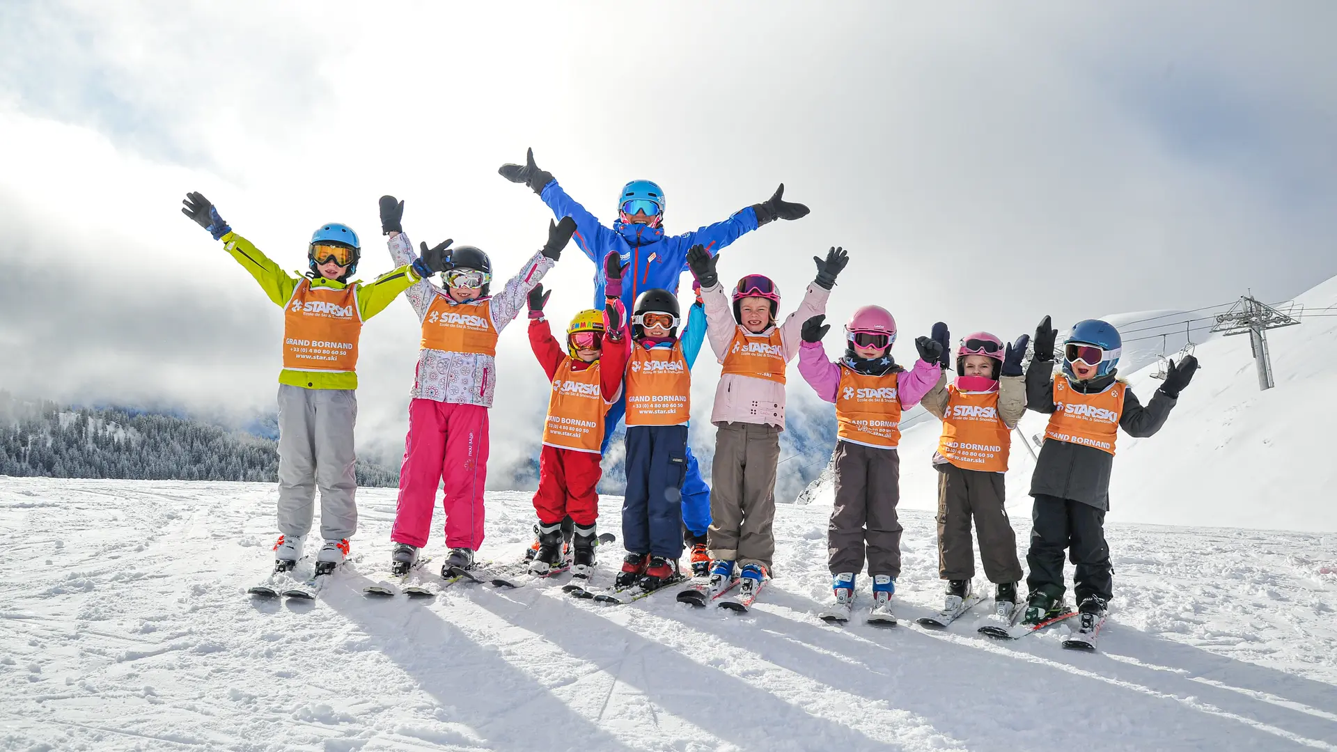 Les cours collectifs enfants sont organisés autour de jeux et d'activités ludiques pour que les enfants apprennent en s'amusant.