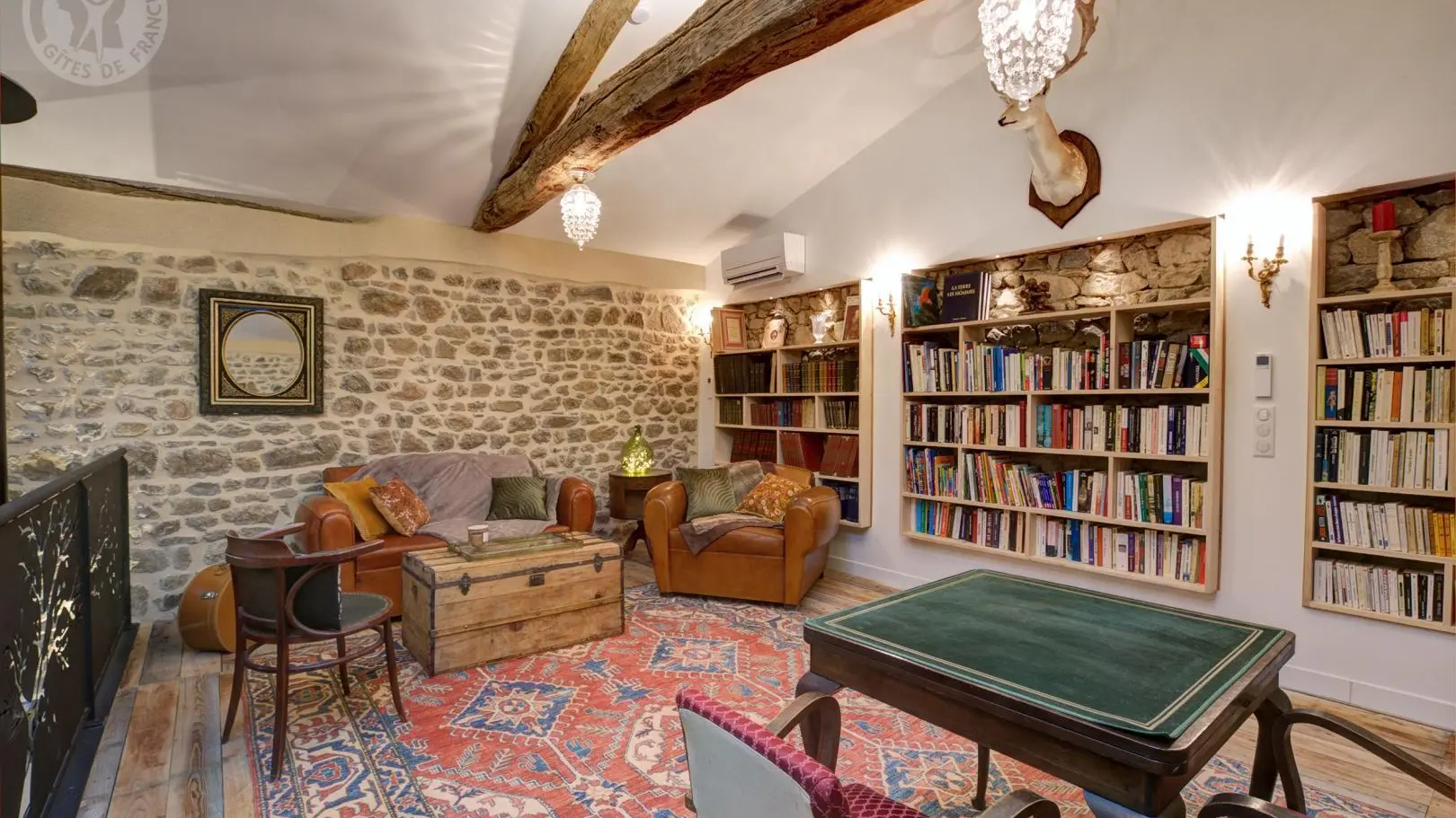 bibliothèque, salle de jeu en mezzanine