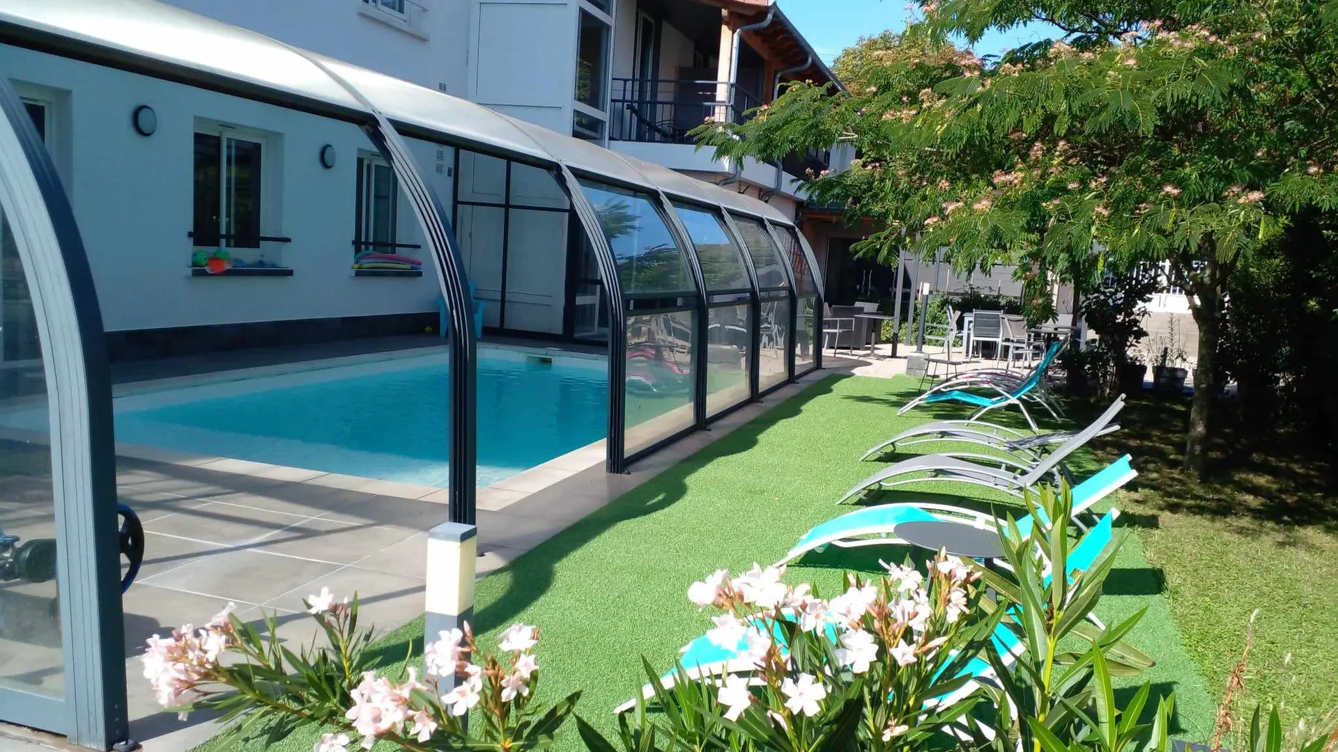 Piscine couverte et chauffée