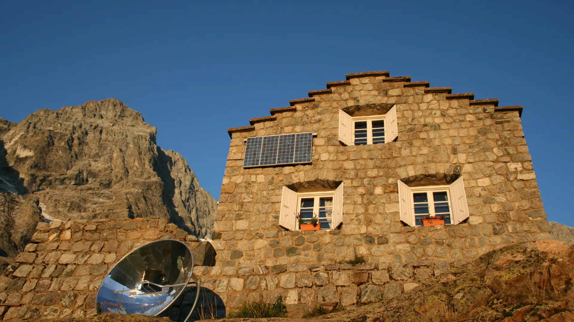 Le refuge sous les rayons du soleil