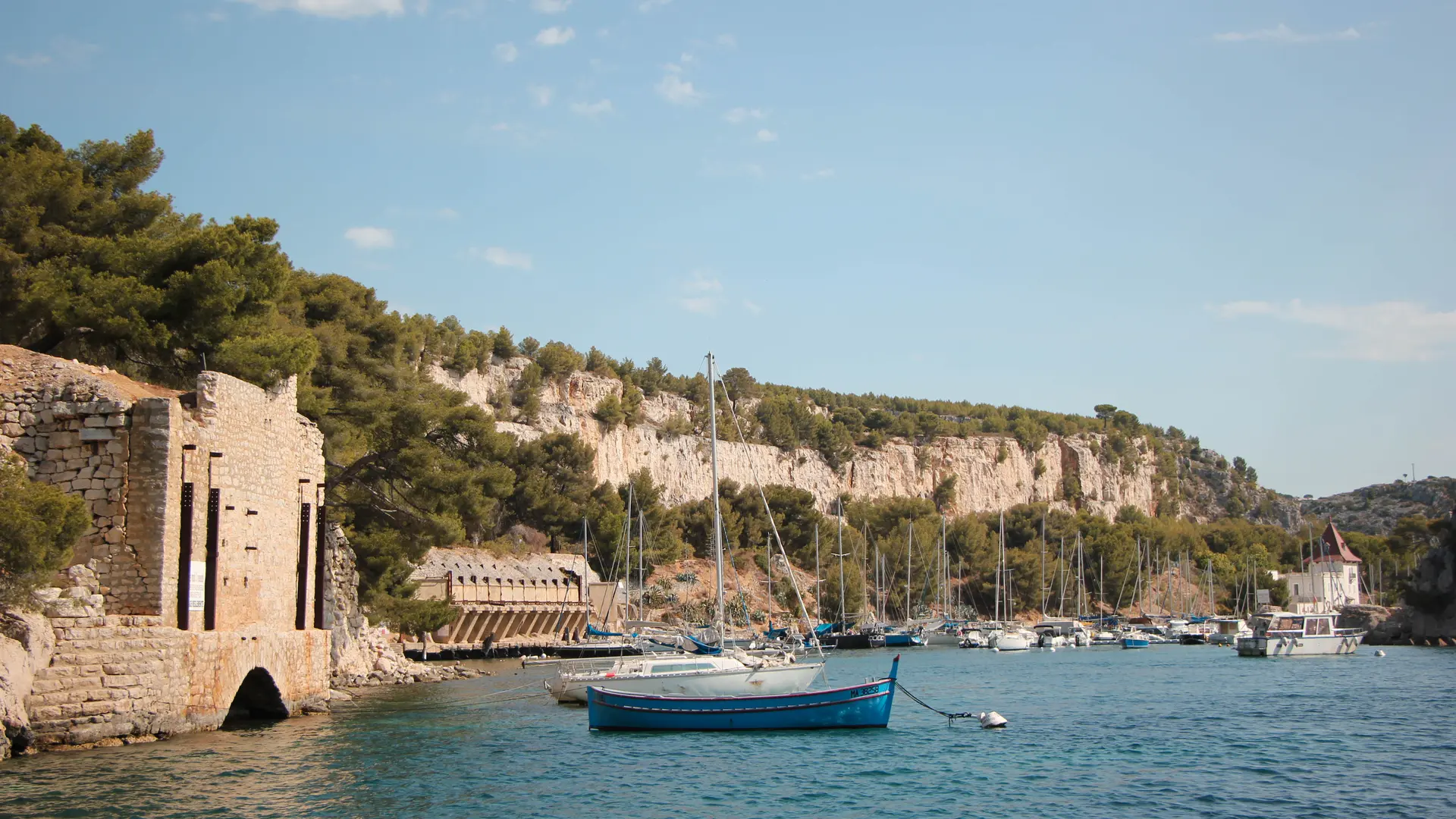 Balade en mer commentée des calanques avec l'Atlantide