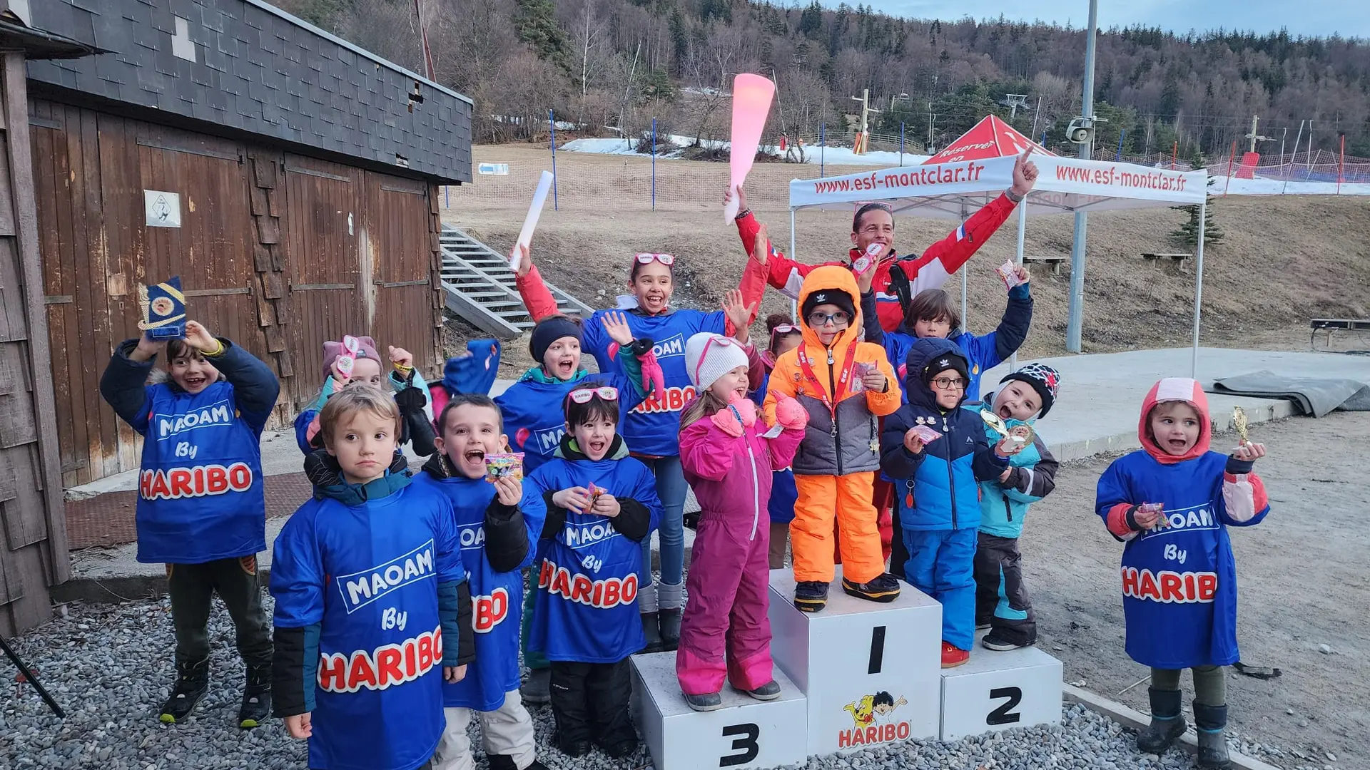 Chasse au trésor Haribo avec l'ESF à Montclar