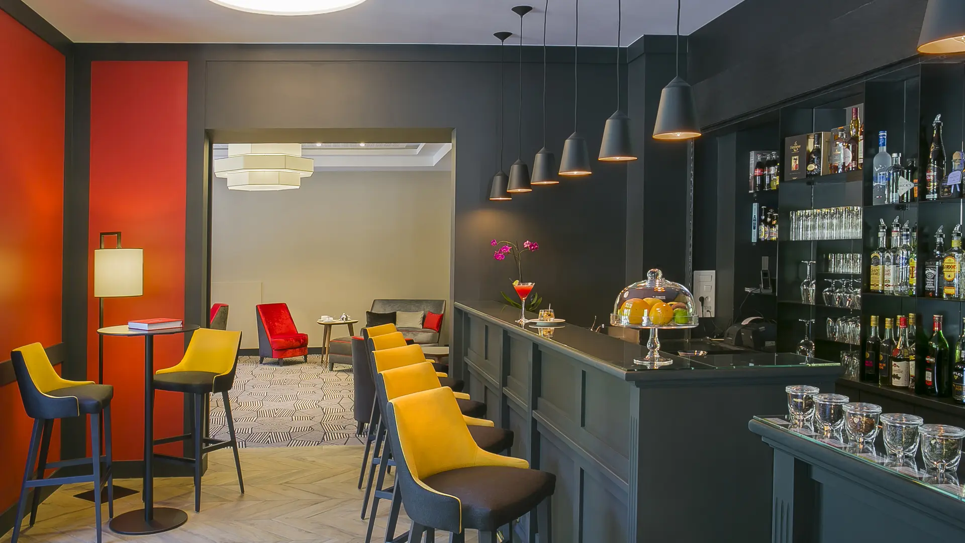 Exclesior bar