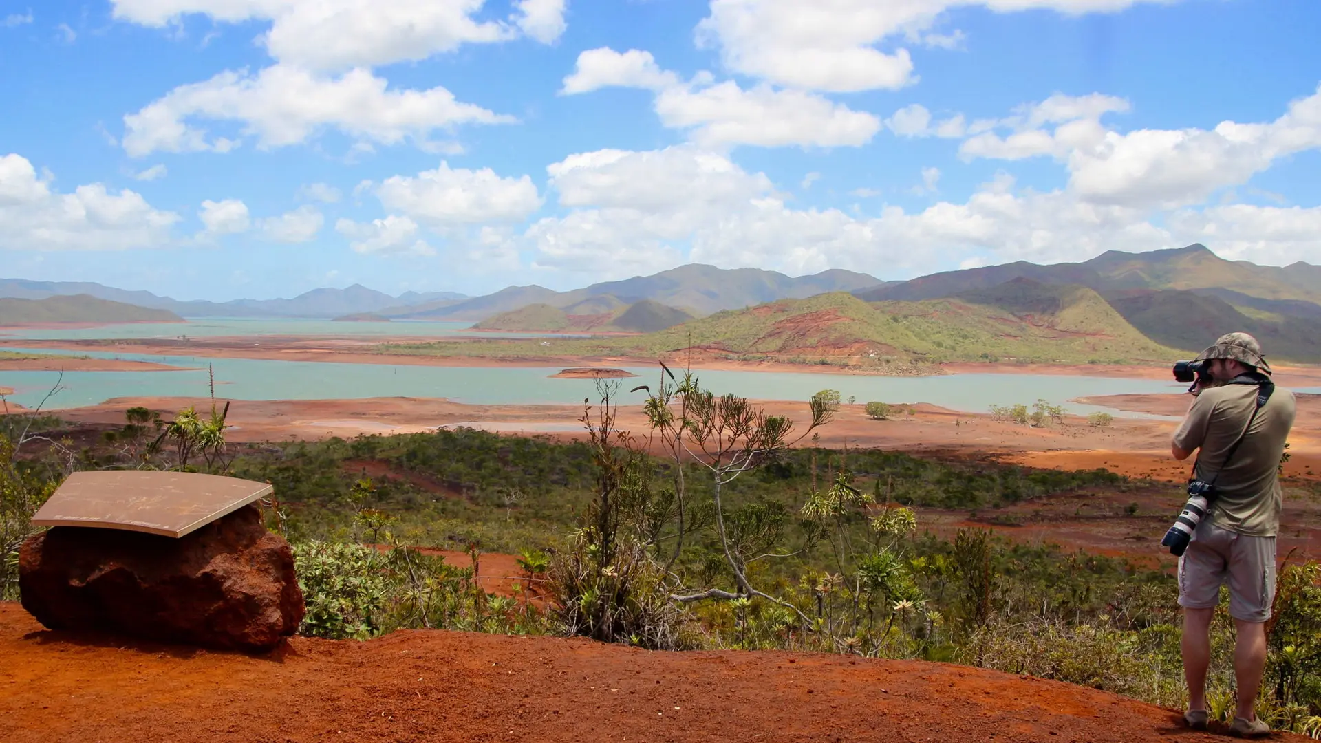 The red land and lake of the Great South of New Caledonia