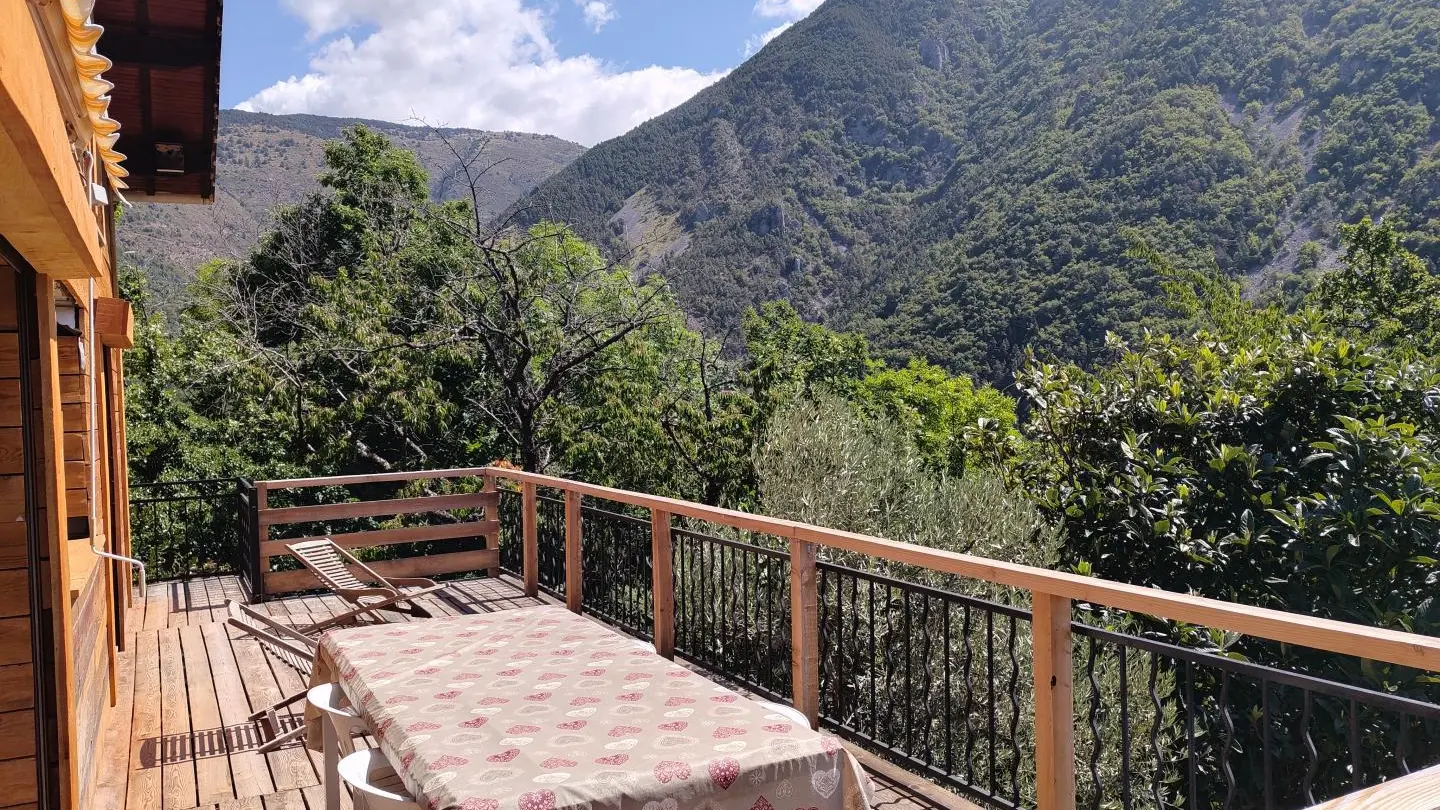 Terrasse - Gîte Les Grillons-Belvédère - Gîtes de France des Alpes-Maritimes