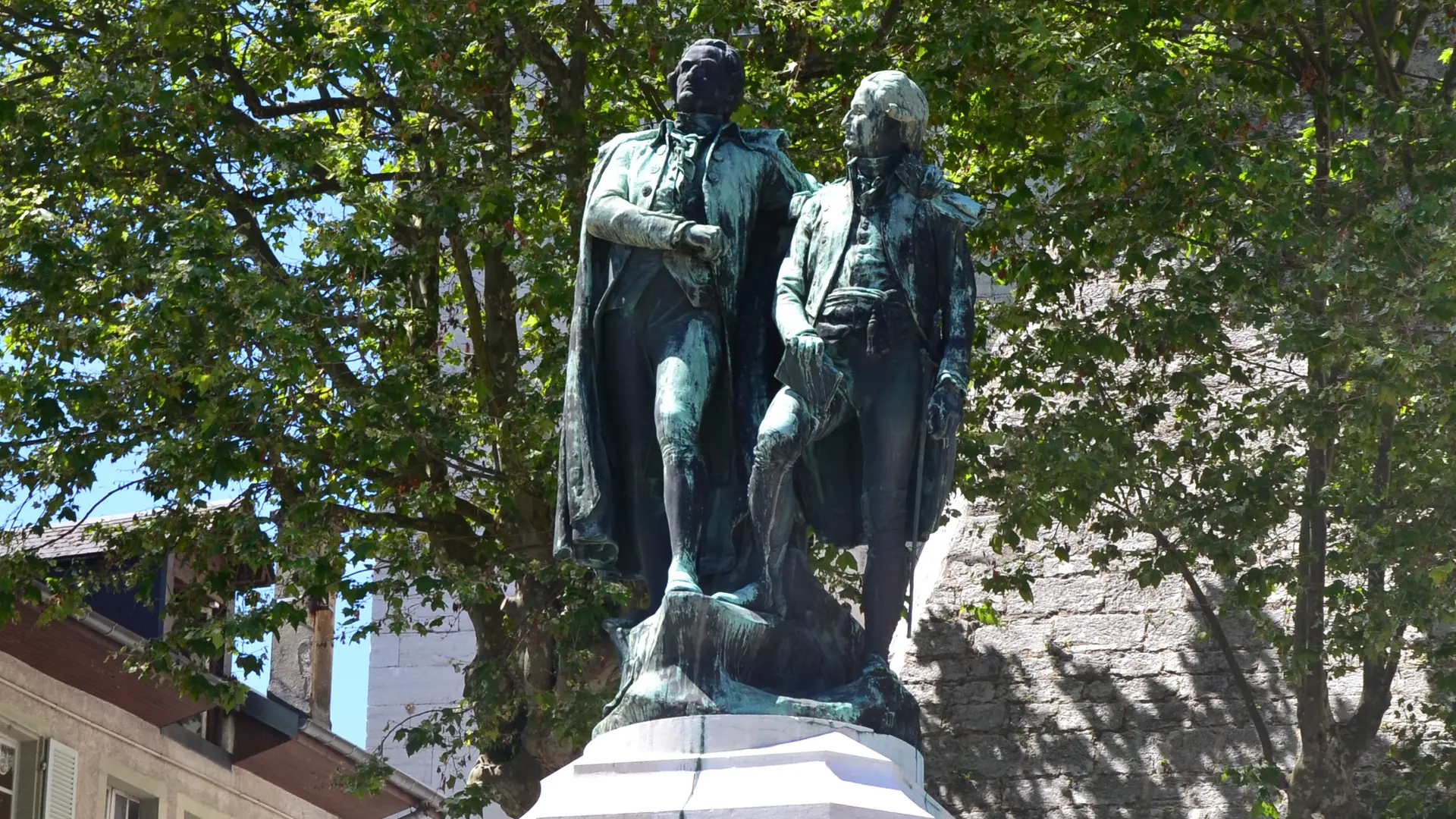 Statue des frères de Maistre à Chambéry