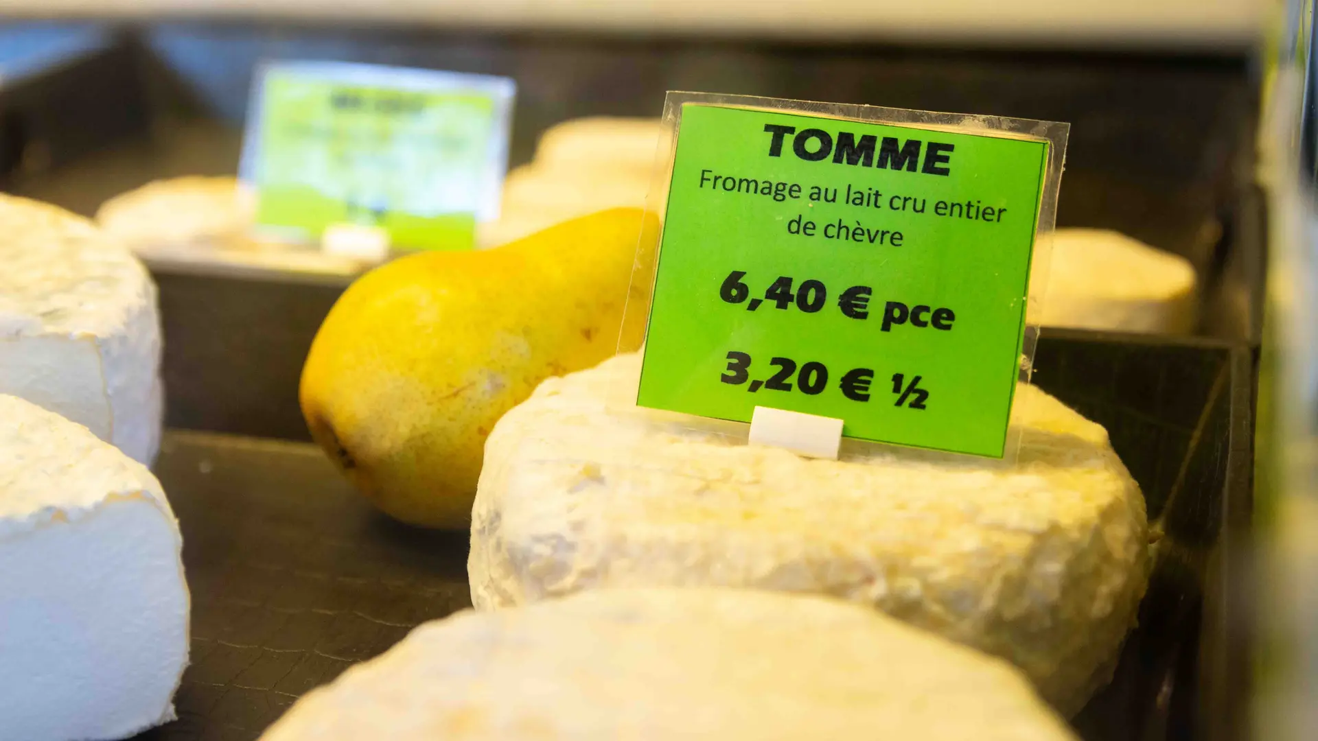 Fromages frais en magasin