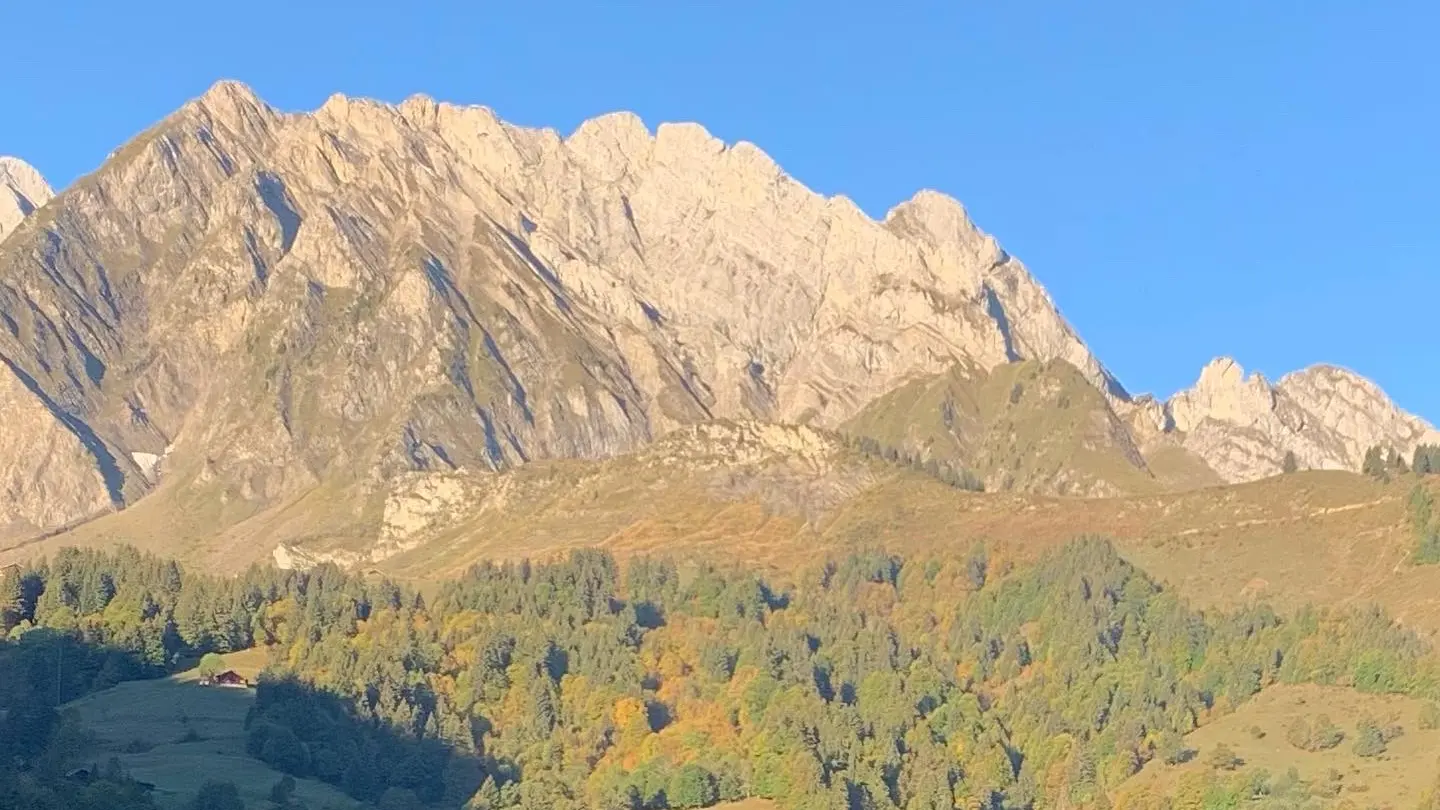 L'ÉTALE EN AUTOMNE VUE DEPUIS LA TERRASSE