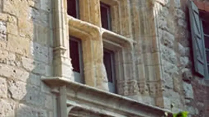 Fenêtres à meneaux - Château de Larrazet