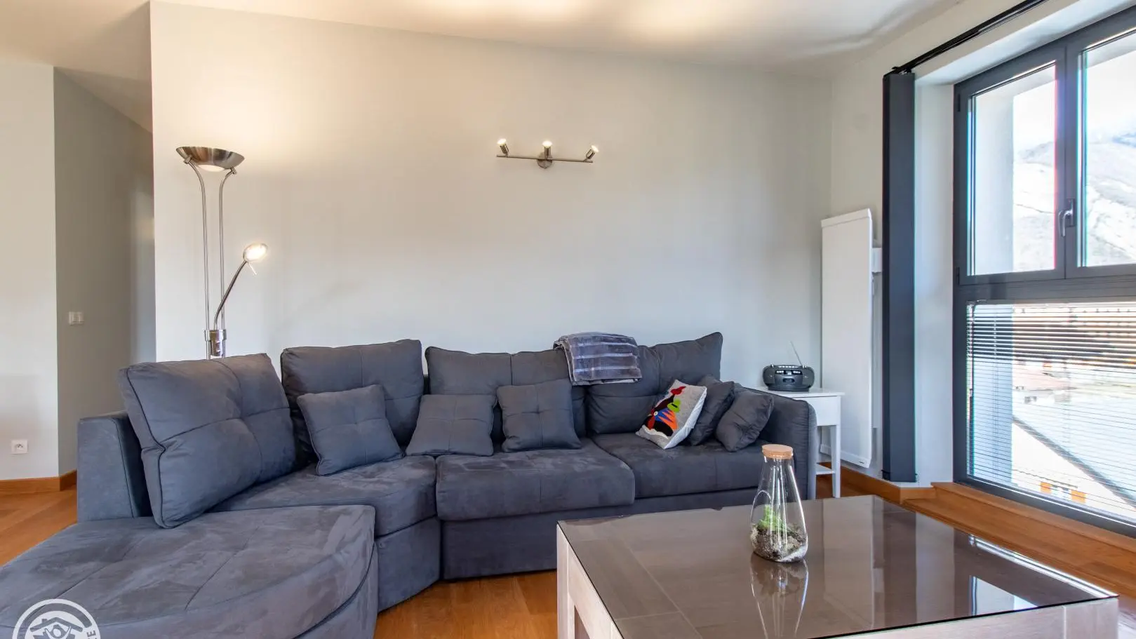 Salon avec canapé méridienne