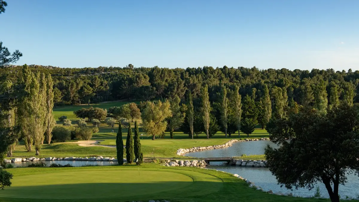 Golf de Servanes à Mouriès, au sud des Alpilles