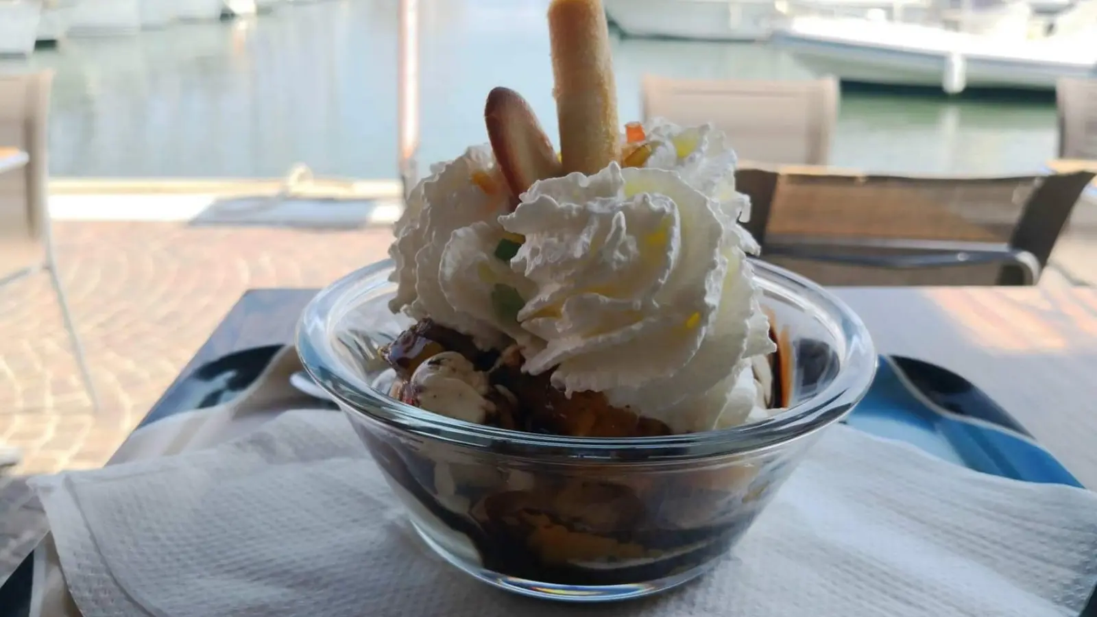 Coupe glacée à déguster Au Petit Gourmand