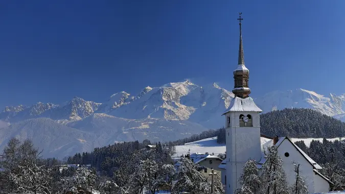 Derrière l'Église de Notre Dame de l'Assomption