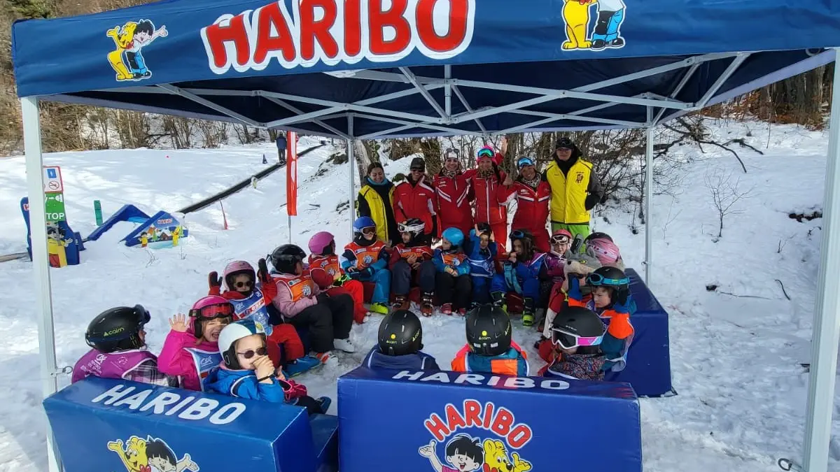 Chasse au trésor Haribo avec l'ESF à Montclar