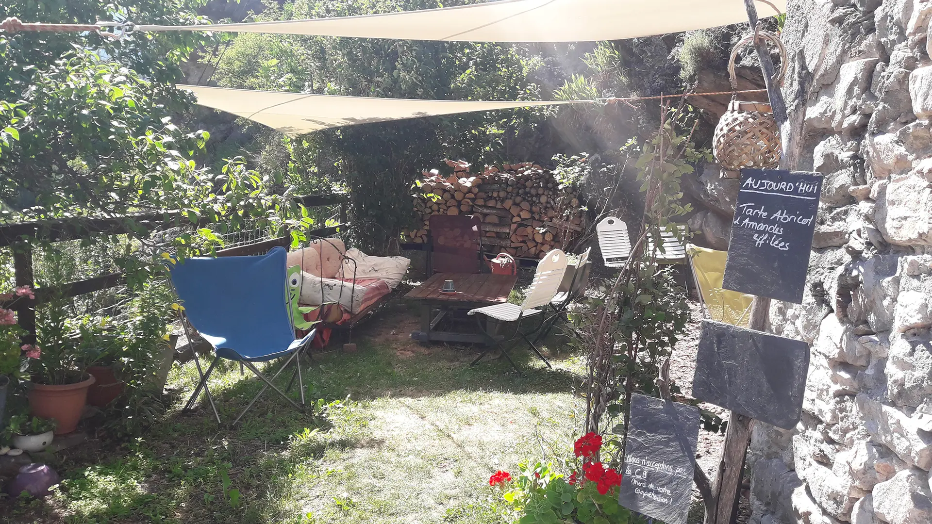 La buvette du Gîte de Méolans