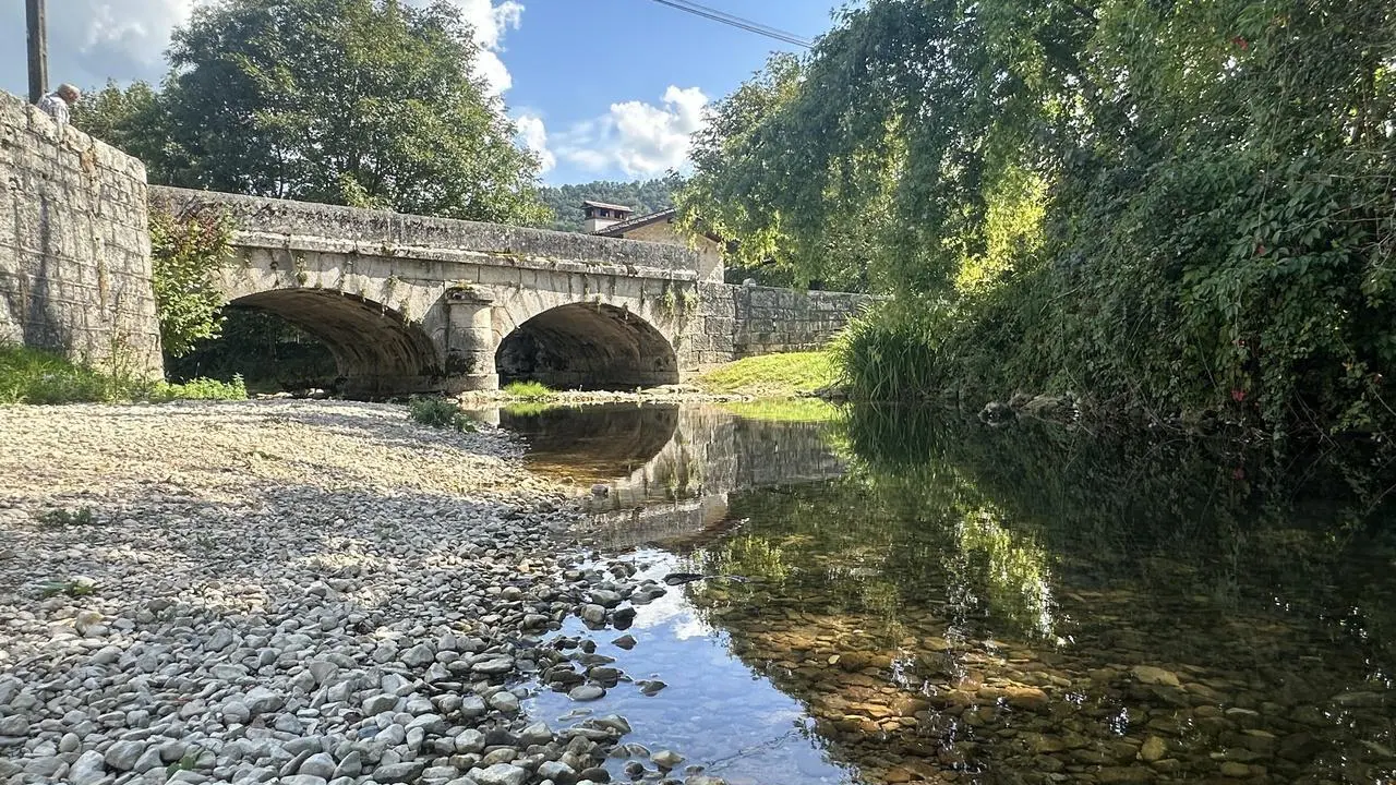 Accès à la rivière Le Veyron à 1mn du gîte