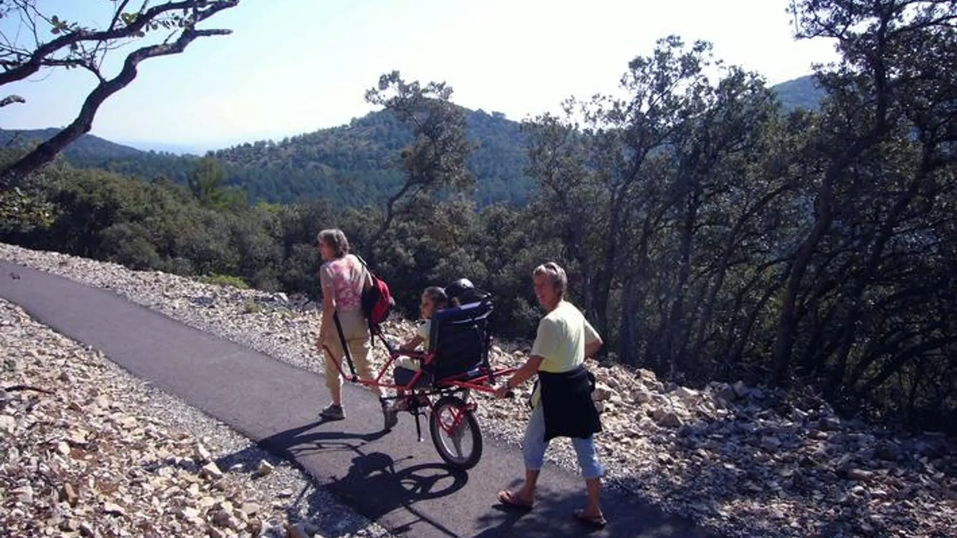 En joëlette sur les Chemins de Bellevue