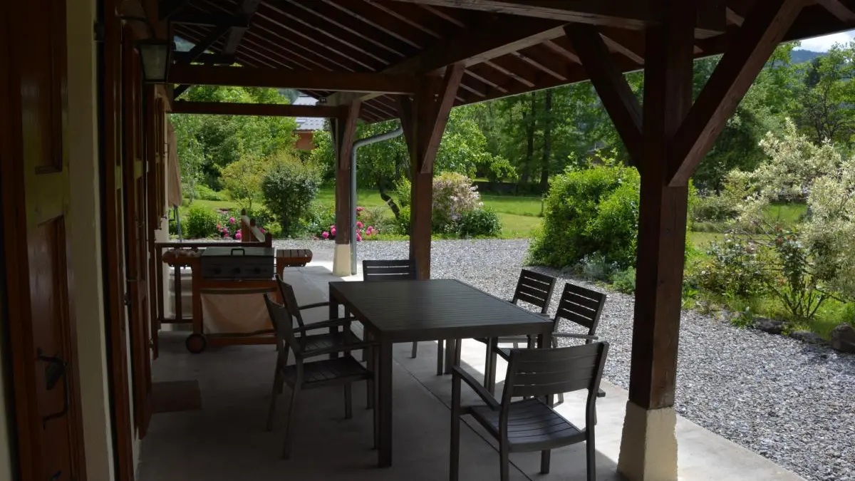 la terrasse couverte de la façade ouest