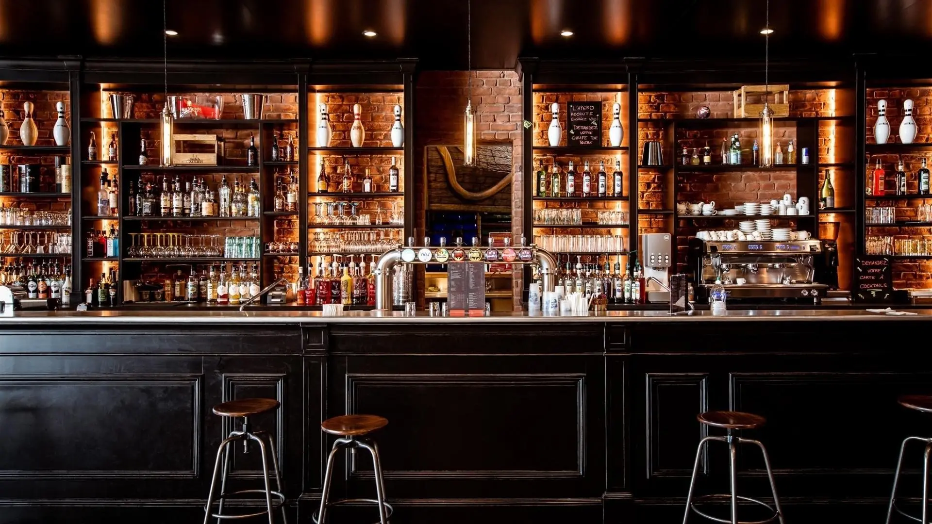 Côté Pile, le bar du bowling LE BAR COSY PAR EXCELLENCE Pour prendre u