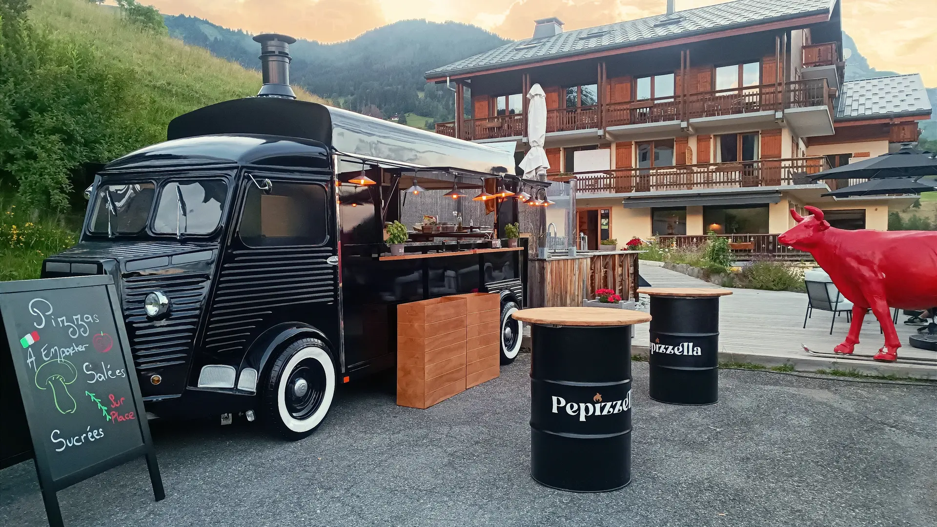 Food truck devant l'hôtel