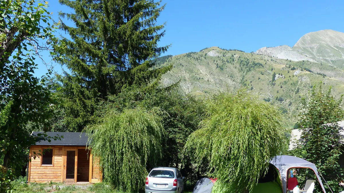 Camping Les Taillas à Ancelle, vallée du Champsaur