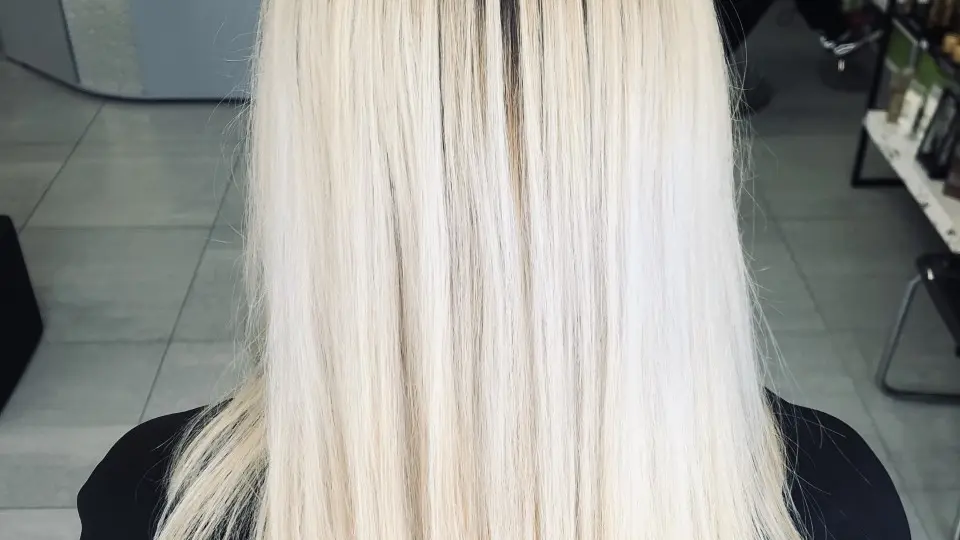 Coiffure droite vue de l'arrière