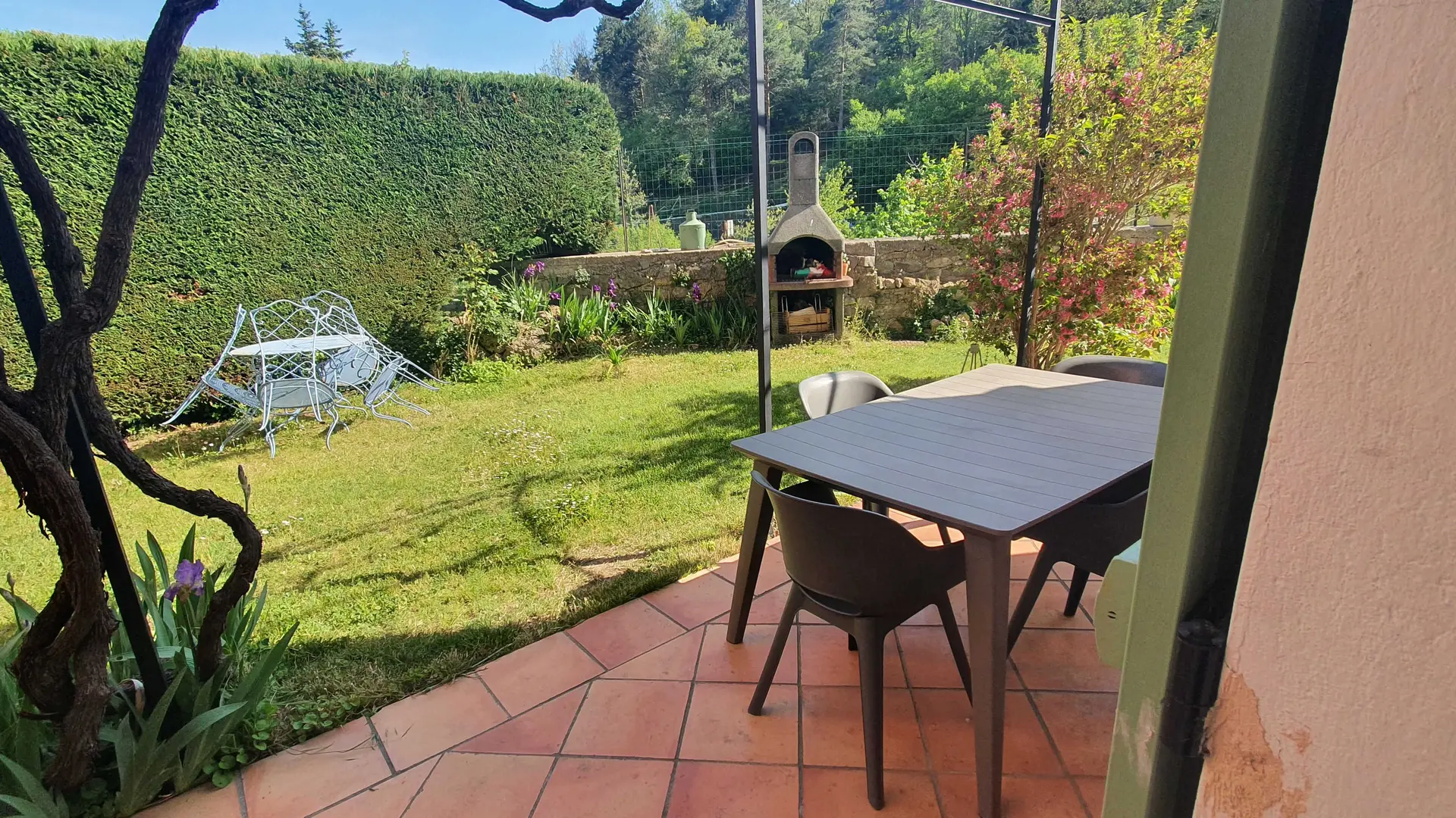 Gîte La Maison Victoire-Terrasse-Roquebillière-Gîtes de France des Alpes-Maritimes