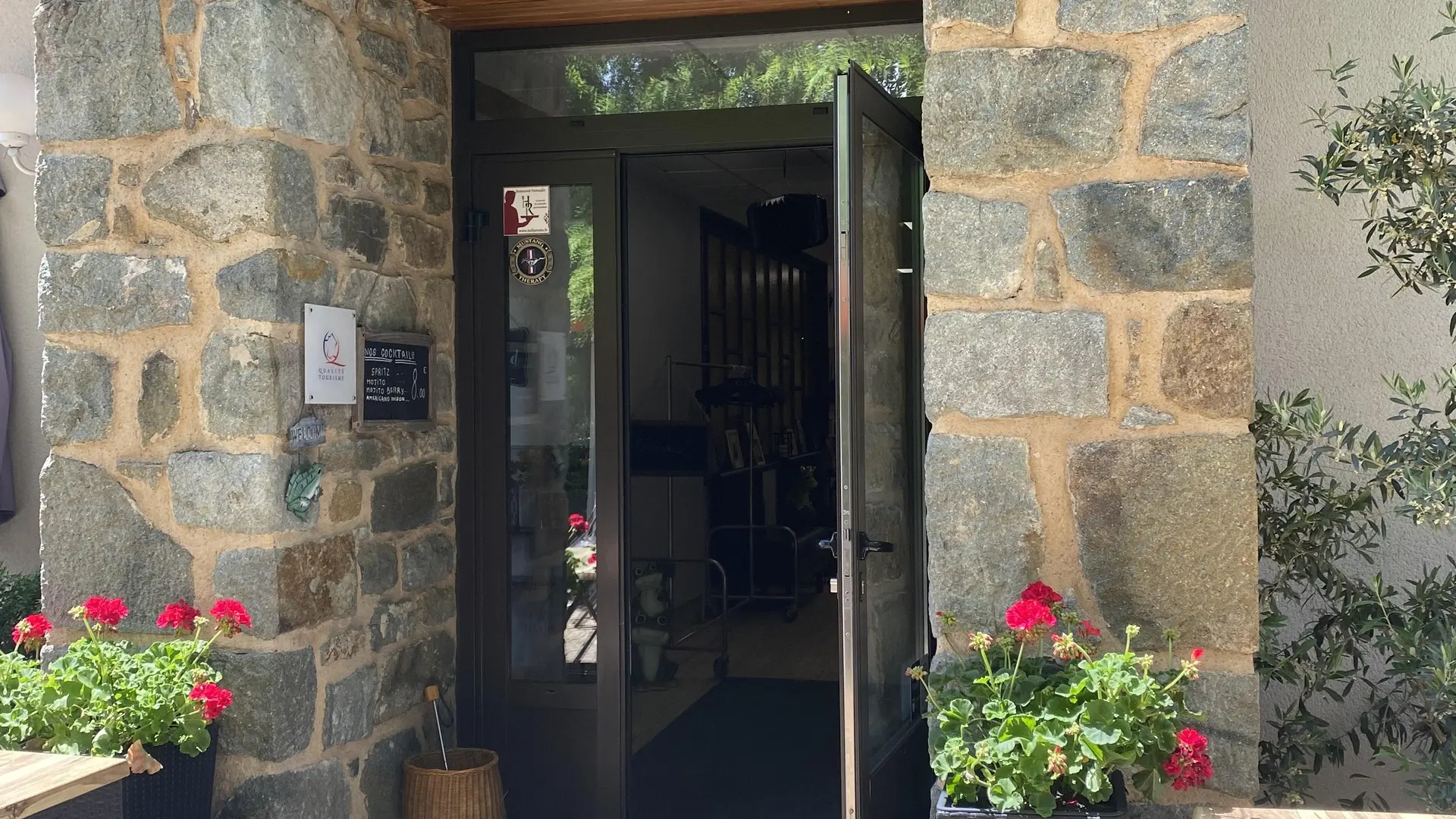 Entrée du restaurant Le Relais du Château