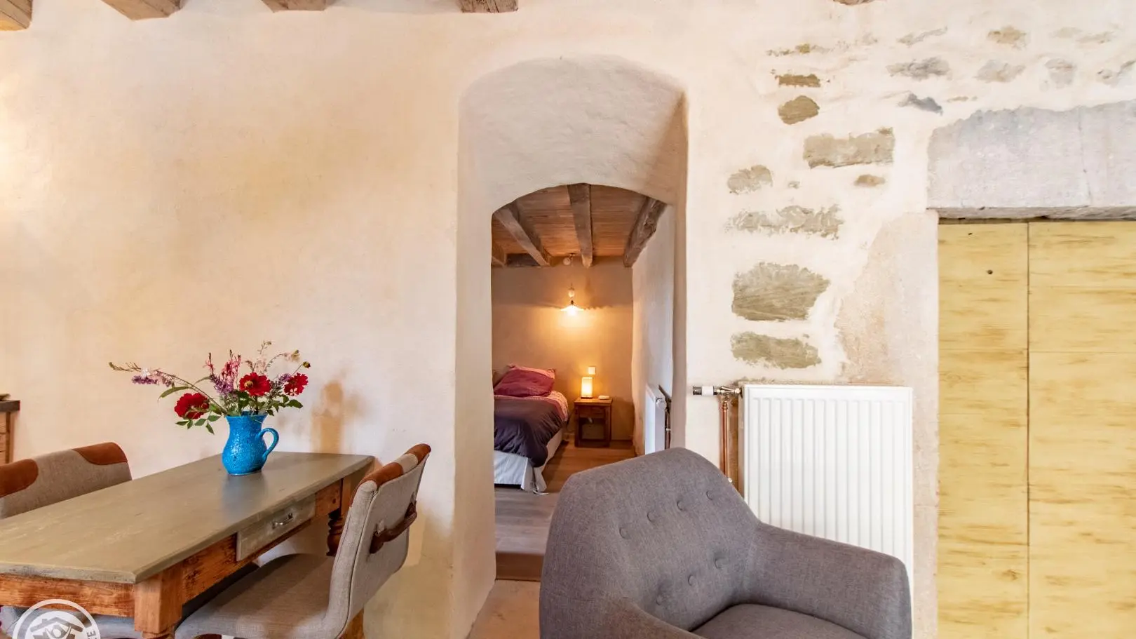Accès vers la chambre (pas de porte)