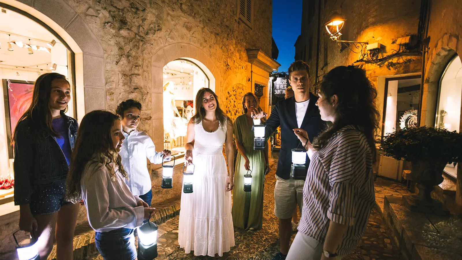 La visite nocturne à la lanterne