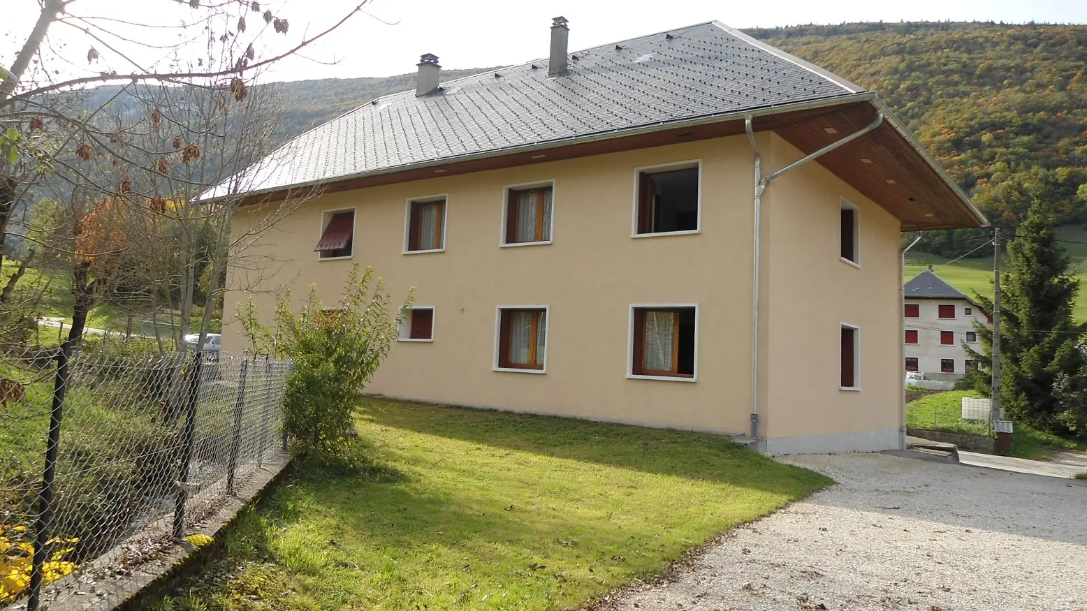 Vue arrière de la maison