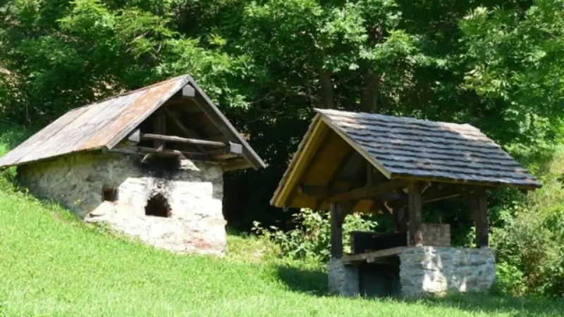 Barbecue et four à pizza