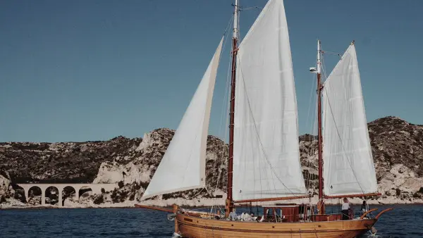 Journée en voilier au cœur des Calanques - Vieux Port Mairie