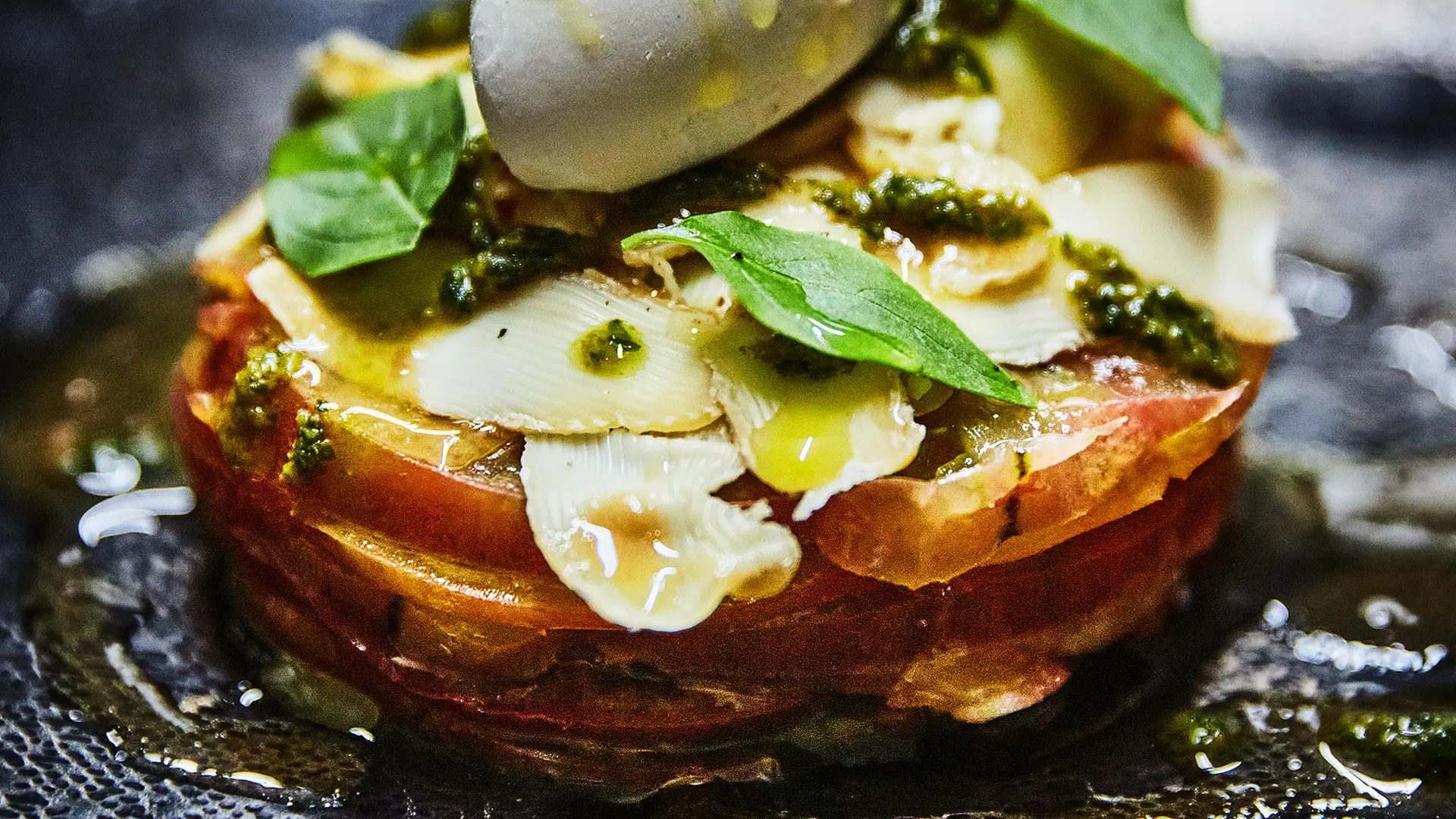 millefeuille de tomates et abricots, copeaux et glace au Picodon